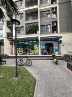 chính chủ cần bán gấp shop chân đế mặt sảnh toà s1.03 vinhomes ocean park 1