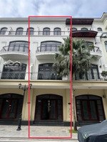 cần tiền bán giá cam kết rẻ nhất thị trường chà là 58,5 m2 giá 8,3 tỷ. cạnh công viên bể bơi.