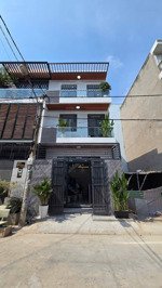 nhà 2 lầu hẻm 10m khu vip tx25 - ngay uỷ ban phường - ngã tư ga.dt. 4.7m x 11m . giá tốt full nt