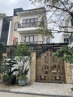 biệt thự siêu vip - an vượng - hà đông
dt180m - mt9m - 4 tầng thang máy - chỉ 242tr/1m2