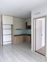 căn 1pn1wc 6tr5, sẵn bếp, hút mùi, máy lạnh, cọc 10tr, nhà mới 99%