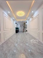 nhà đẹp trần khát chân 5 tầng ở ngay 8.tỷ