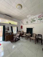 võ duy ninh -nguyễn hữu cảnh - bình thạnh .
dt ngang 7 m x 24m nhà cũ tiện xây mới .