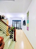 siêu phẩm lô góc nhà 4 tầng dân xây