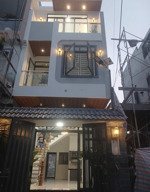 10 triệu/tháng - nhà sạch sẽ mới xây 2 lầu 4 phòng ngủ 3wc có máy lạnh trường lưu cách vinhome 10p