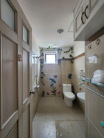 bán căn hộ 77m2, 2pn, 2wc, đủ nội thất the era town quận 7. giá 2 tỷ 960. liên hệ 