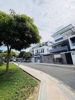 cần bán lô biệt thự đối diện công viên v2 khu đô thị vcn phước hải nha trang giá rất tốt 61,5tr/m2