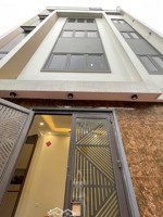 nhỉnh 6 tỷ, nhà thạch bàn 33m2 x 5 tầng dân xây mới đẹp, lô góc 3 mặt thoáng, bếp thoáng