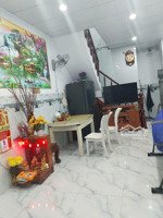 bán nhà trệt lầu 6x11 4pn giá chỉ 1.65 tỷ (bớt lộc)