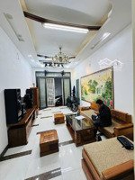 nhà đẹp phố hoàng mai 40m 6 tầng 5 ngủ ngõ nông gần phố 8.65 tỷ,nhà dân xây