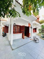 trung tâm thủ đức 90m2, nhà trống giá 4 tỷ 5- 4 phòng ngủ, sân vườn, cho thuê đến 20tr/ tháng