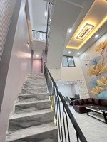 bán nhà 1 trệt 1 lửng 1 lầu full nội thất trung tâm tp mới bình dương chỉ 3 tỷ 50 triệu