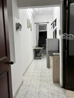 cho thuê căn hộ 2 phòng ngủ ban công - ngay khu sân bay - gần công viên gia định