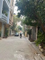 nhà đẹp sân vườn - ngã ba vạn bảo kim mã - núi trúc - nhà dân xây chất lượng 2 thoáng - 10m ra ô tô