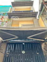 nhà gần đường lạc long quân sát chợ tân bình , hẻm xe hơi thông khắp nơi , khu dân trí .