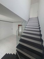 nhà hoàn thiện lovera park, 75m2 - đông nam. sổ - 7.2 tỷ còn tl. liên hệ em tú xem nhà