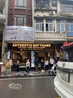 cho thuê nhà hàng, showroom mặt phố hàng bè 500m2x4tầng, 15m mặt tiền, giá chào thuê 450tr