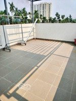 hẻm 185 ngô chí quốc. dt 60m2 . trệt 2 lầu hoàn công. giá 4,7ty. hẻm 5m
