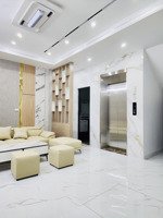 bán nhà p.bạch mai-q.hbt-sát ngã tư lê thanh nghị-nhà đẹp-5m ra phố-6 tầng tm-2 thoáng 43m2-15.6 tỷ