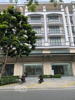 nguyên căn trục chính nguyễn thị nhung đường rộng 35m dt 7x20m, 6 tầng, thang máy, máy lạnh giá tốt