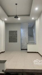 cho thuê nhà mặt phố bồ đề ô tô đỗ cổng