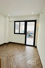 nhà bán cách 10m ra mt đoàn văn bơ ngay cầu calmette đ. hoàng diệu, kế bên đh nguyễn tất thành