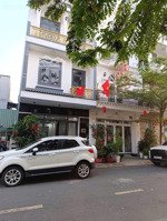 bán gấp căn nhà full nội thất nhà mới rẻ hơn xung quanh 300tr vị trí đẹp