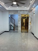 trung tâm đống đa - nhà mới 7tầng thang máy - ngõ nông gần phố - ngõ thông kinh doanh !