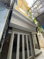 nhà 3 tầng đúc thật, hẻm lạc long quân, 3pn, 3wc. giá tốt khu vực