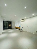 chính chủ cho thuê nhà đỗ quang, nguyễn thị định. dt 55m2 x 7 tầng 1 hầm. lh 