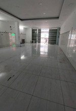 cho thuê nhà mặt tiền đường trần hưng đạo gần ngã tư mậu thân