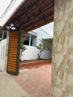 bán nhà(ngộpbank)-2tầng-dt230m2-ngang10m-3pn-ôtô 7m -gần biển-tây nha trang-chỉ 5ty4