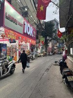 nhà kinh doanh, dt100m2; dài 14m; rộng 7,6m, thông phòng, 2 mặt thoáng, đường xe tải, dân cư đông