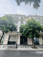 view công viên hướng đb quá đẹp. giá rẻ 56m ht 5 tầng full đồ t2-3-4-5 chia 2pn sẵn sổ đ