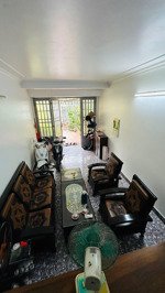 nhà 3 tầng sân vườn rộng rãi, trung tâm kiến an, vài bước ra đường trần thành ngọ