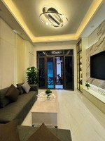 bán nhà mai động 5 tầng full nội thấy ,mặt ngõ thông gần trường học. chợ gần nhà tiện đủ đường