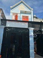 cho thuê nhà sơn sữa mới 4phòng ngủ sân xe ô tô gần chợ phú hoà