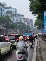 tòa building 10 tầng - 215m - siêu hiếm. dòng tiền 400tr/ tháng - giá 1xx tỷ.