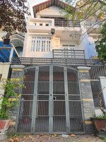 siêu hiếm hiệp thành 3 dt 5x20 nhà 1 trệt 2 lầu , kdc hiệp thành 3 . đã hoàn công
giá : 6 tỷ 9