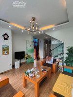 bán nhà trần quốc hoàn, dt50m, mt5m, 1 nhà ra phố, lô góc 3 thoáng, ô tô tránh, kinh doanh.