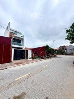 bán đất tặng nhà 3 tầng mới xây, chỉ xách va li về ở thôi ạ vị trí: thôn xâm trong