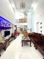 nhà 3 tầng , hxh ,ngang 4 dài 16 , giáp tân bình, tân phú