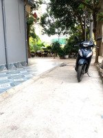 siêu phẩm dân xây - sát mặt phố -full nội thất - trước cửa nhà có khoảng sân vườn rộng rãi