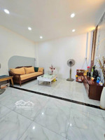 nhà q1 giáp phú nhuận & bình thạnh dt: 39,8m2 - cn 31,3m2