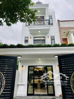 chú chủ bán gấp nhà đường trần cao vân, p6, quận 3. 79.5m2, 4tỷ370tr, sổ hồng, sẵn hđ thuê 23tr/th