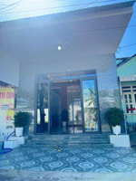 nhà mới mặt tiền kinh doanh, giá chỉ 2,4tỷ cực rẻ, làm spa,salon.. nhà 2pn 2wc, sổ sẵn, hỗ trợ bank