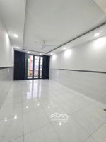 phòng ban công to,siêu đẹp,tách bếp,mới,full nội thất