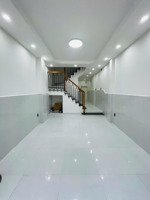 nguyễn văn cừ quận 1, hẻm gần 4m, dt 33m2 cn 28m2, 3 tầng 3pn chỉ 6tỷ hơn xíu
