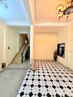 nónggg! bán nhà đội cấn, ba đình. dt 50m2. x4 tầng. mt 5.3m2. giá bán 13.5 tỷ