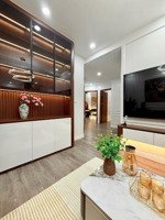 chính chủ bán căn hộ dt 108m2- 3 pn- đầy đủ nội thất- sẵn sổ- giá 8,5 ty